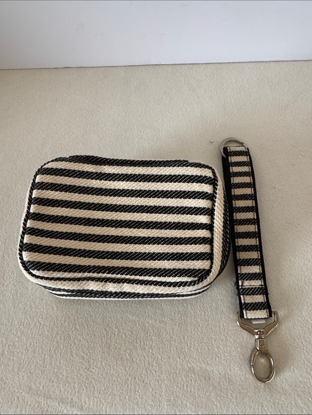 Thirty-one travel jewelry case and key chain